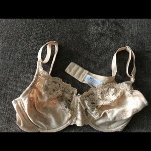 Wacoal 32d nude underwire bra
